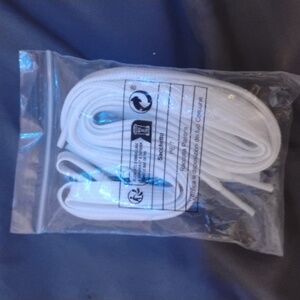 Glow in the dark shoe strings